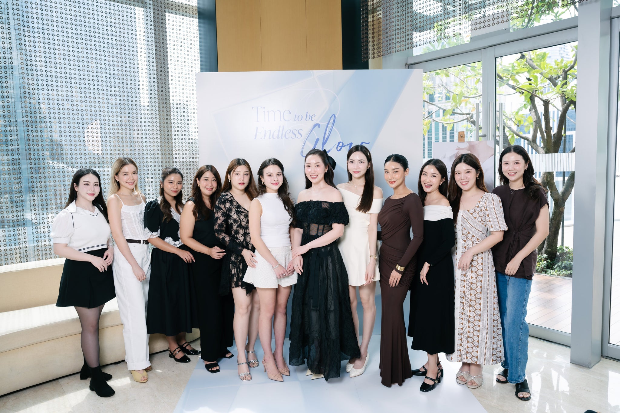 Secrets To Flawless Glass Skin: skinlab เผยเคล็ดลับผิวโกลว์กระจ่างใสพร้อมผลิตภัณฑ์ใหม่จาก Seohaesol และงานผิวฉ่ำสุขภาพดีด้วย Zelens Youth Glo Foundation